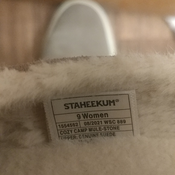 Shoes - Picture 2 of 4